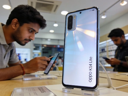 Oppo K14 Lite: смартфон с батареей на неделю и защитой от воды
