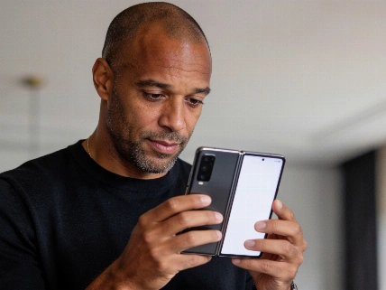 Thierry Henry стал лицом кампании Galaxy Z8 в Европе AndroidMag