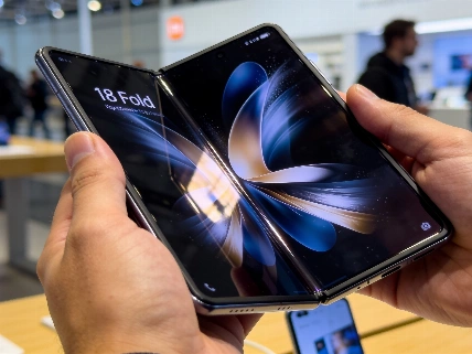 Xiaomi 18 Fold: широкий складной экран и вызов Galaxy Z Fold 8