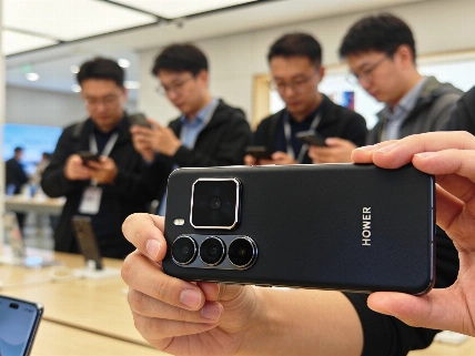 Honor Magic 9 Pro получит квадратную селфи-камеру и двойной 200-Мп модуль