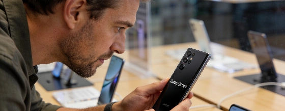 Почему Samsung Galaxy S26 Ultra стал самым популярным Android-смартфоном © androidmag.org